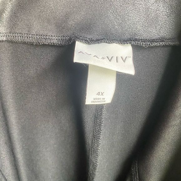 Ava & VIV 4X “leather” distressed pattern leggings - Picture 3 of 3